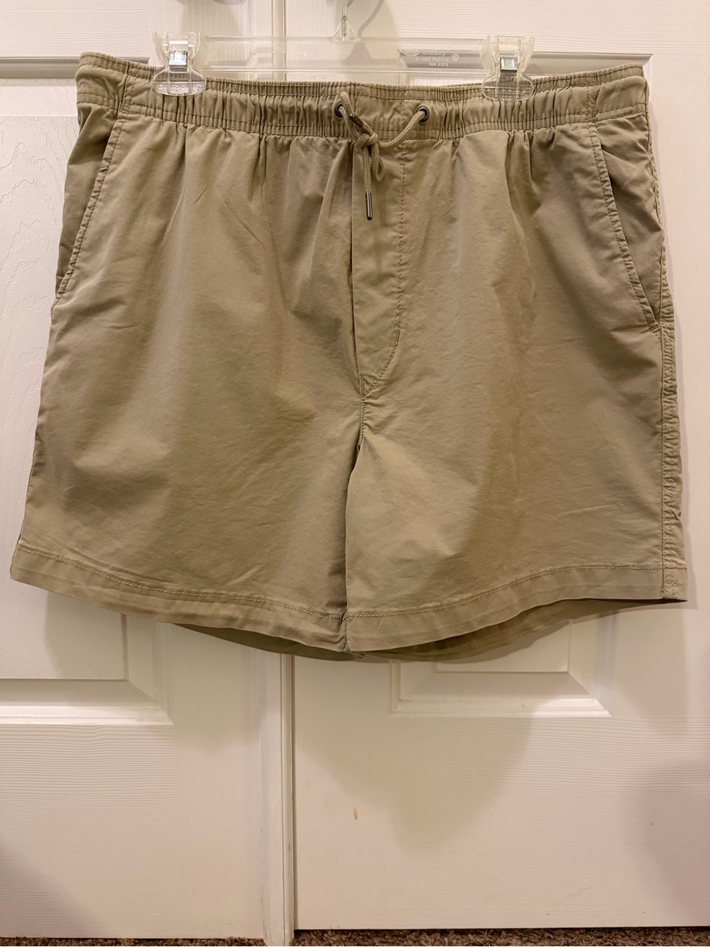 American Eagle Men’s 7” Lived In Trekker Shorts NWT Size L